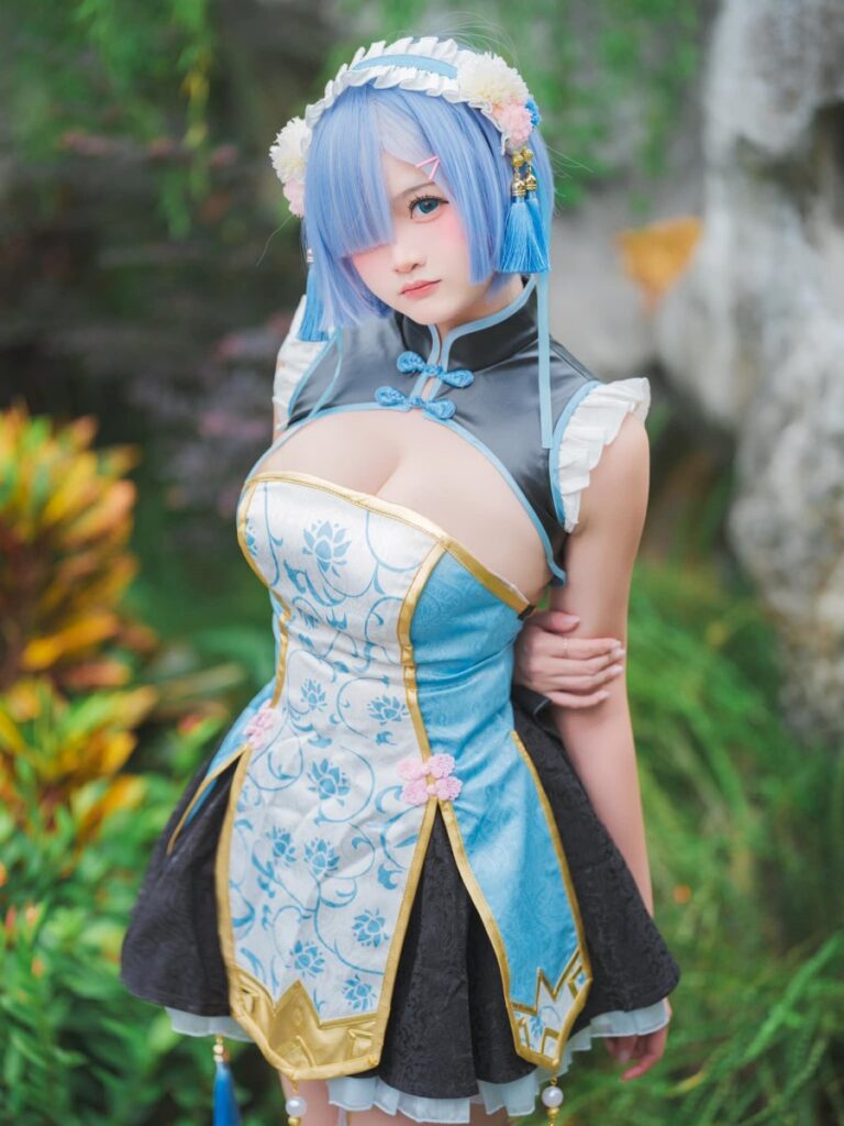 คอสเพลย์ Rem ในชุดกี่เพ้าสีฟ้าสดใส 2 คอสเพลย์ Rem ในชุดกี่เพ้าสีฟ้าสดใส