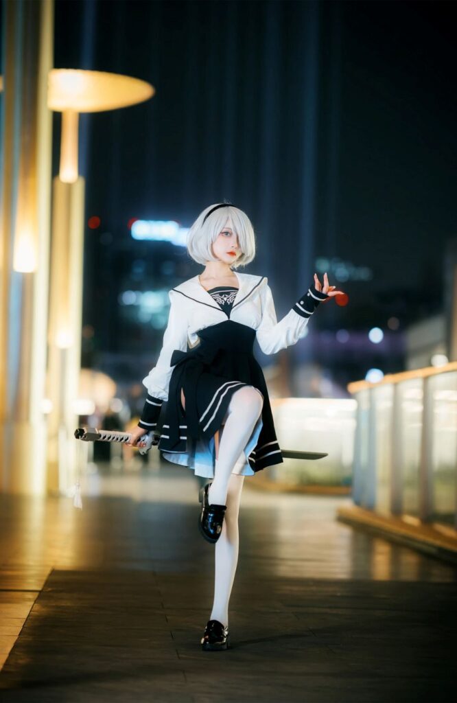 คอสเพลย์ 2B จาก NieR: Automata ในชุดลำลองเที่ยวเมืองยามค่ำคืน 6 2B Nier: Automata Cosplay by huanger021