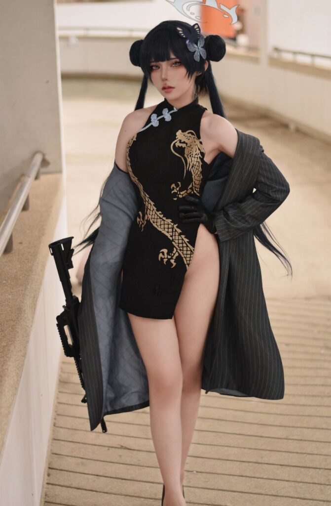 Kisaki Blue Archive Cosplay by Ahri