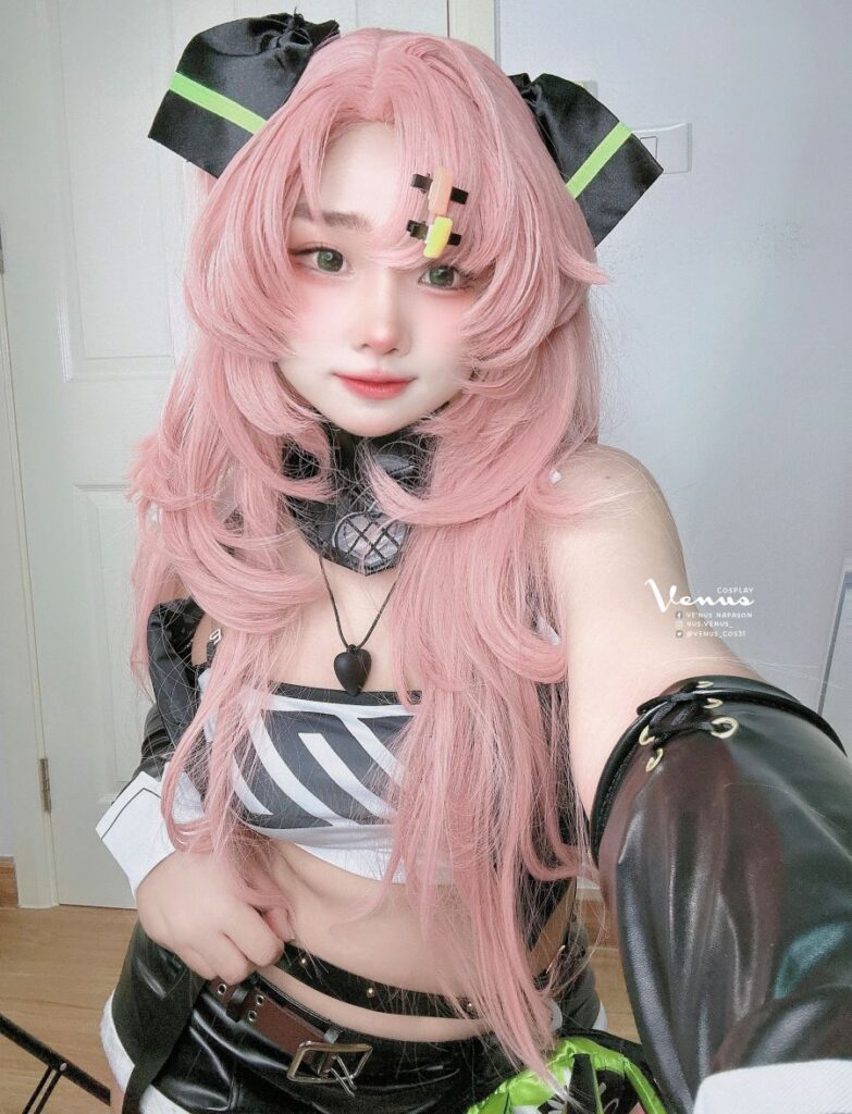 คุณวีนัสโชว์ฝีมือคอสเพลย์ Nicole จาก Zenless Zone Zero ในสไตล์น่าหยิก 4 Nicole Zenless Zone Zero Cosplay by Venus