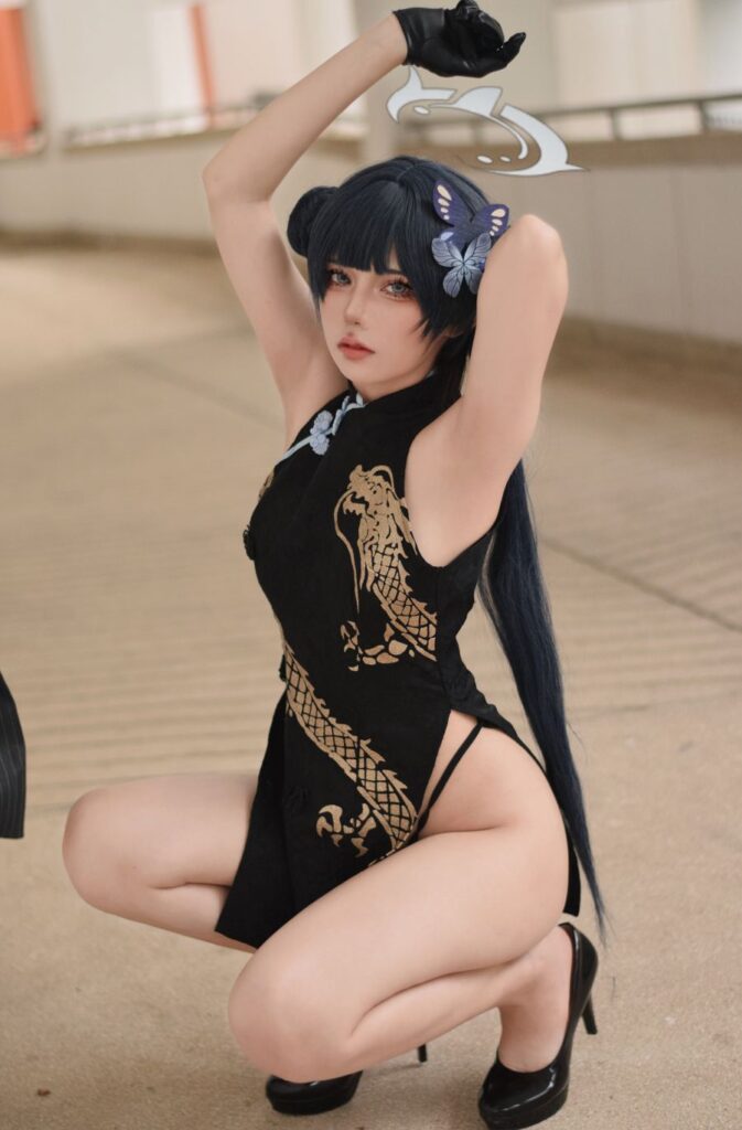 Kisaki Blue Archive Cosplay by Ahri