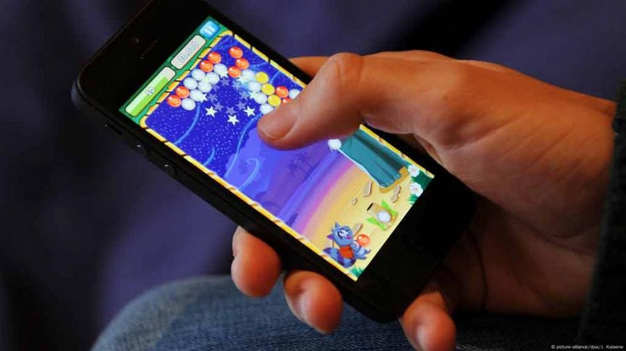5 Reasons Why Vertical Mobile Gaming is So Popular