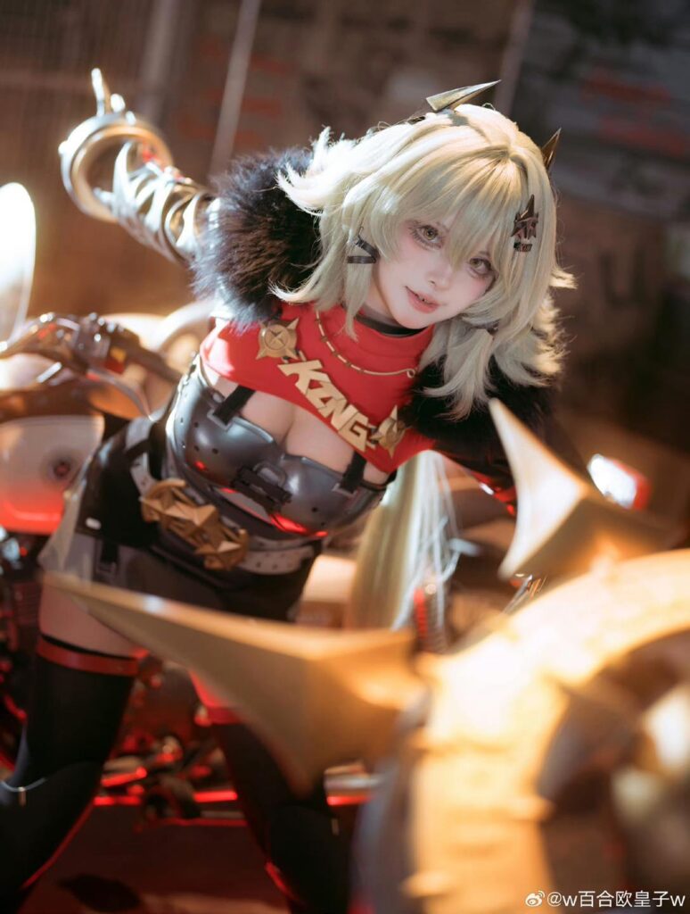 Yuri Majyo โชว์สกิลคอสเพลย์ Caesar จาก Zenless Zone Zero แบบจัดเต็ม 3 Caesar Zenless Zone Zero Cosplay by Yuri Majyo