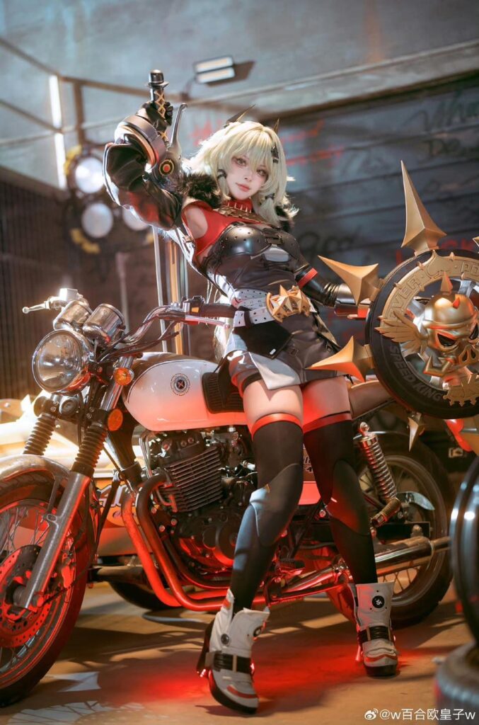 Yuri Majyo โชว์สกิลคอสเพลย์ Caesar จาก Zenless Zone Zero แบบจัดเต็ม 4 Caesar Zenless Zone Zero Cosplay by Yuri Majyo