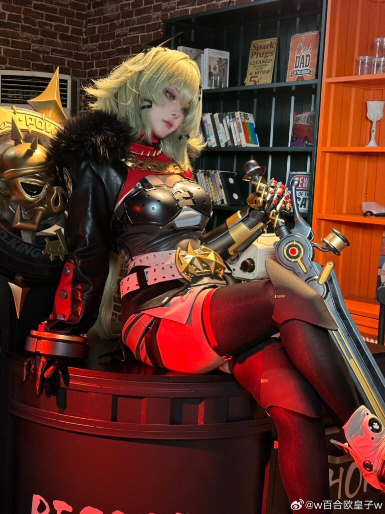 Yuri Majyo โชว์สกิลคอสเพลย์ Caesar จาก Zenless Zone Zero แบบจัดเต็ม 8 Caesar Zenless Zone Zero Cosplay by Yuri Majyo