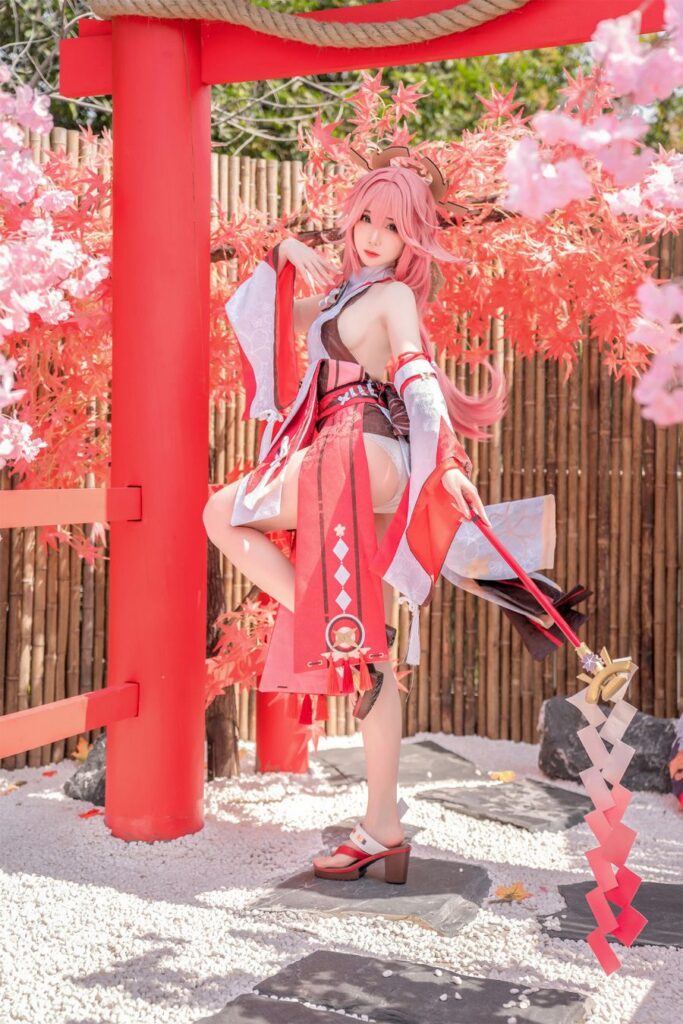 คอสเพลย์ Yae Miko จาก Genshin Impact ฝีมือ 焖焖碳- 9 Yae Miko Genshin Impact Cosplay by mmmenmentan