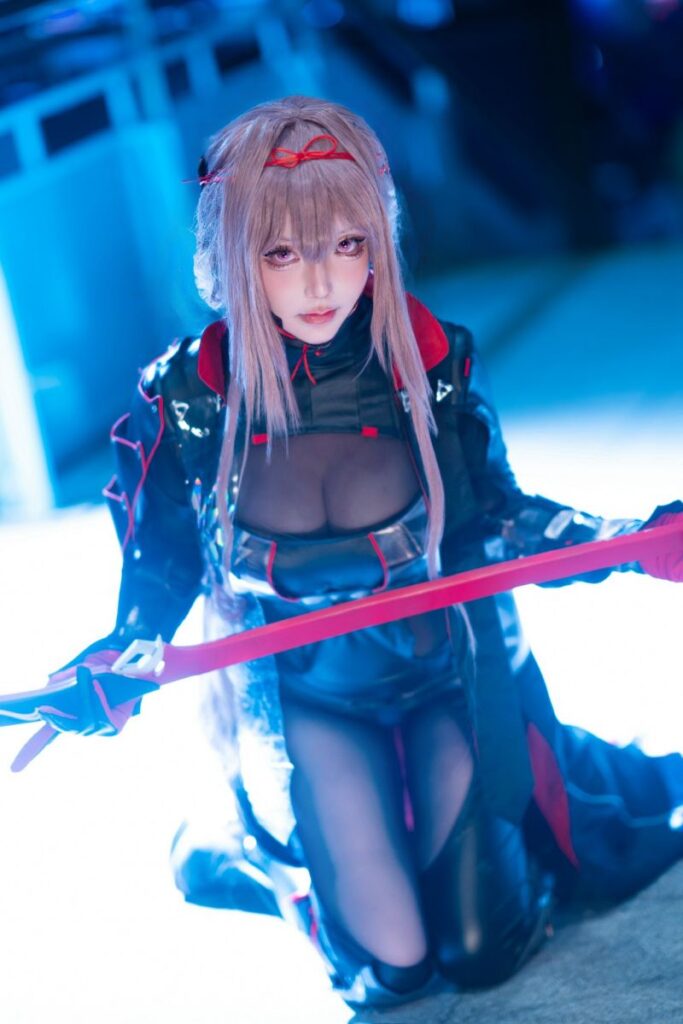 สาวญี่ปุ่นแปลงโฉมเป็น Scarlet: Black Shadow จาก NIKKE ลุยงาน TGS 2024 3 Scarlet Black Shadow NIKKE Cosplay by celia_aya