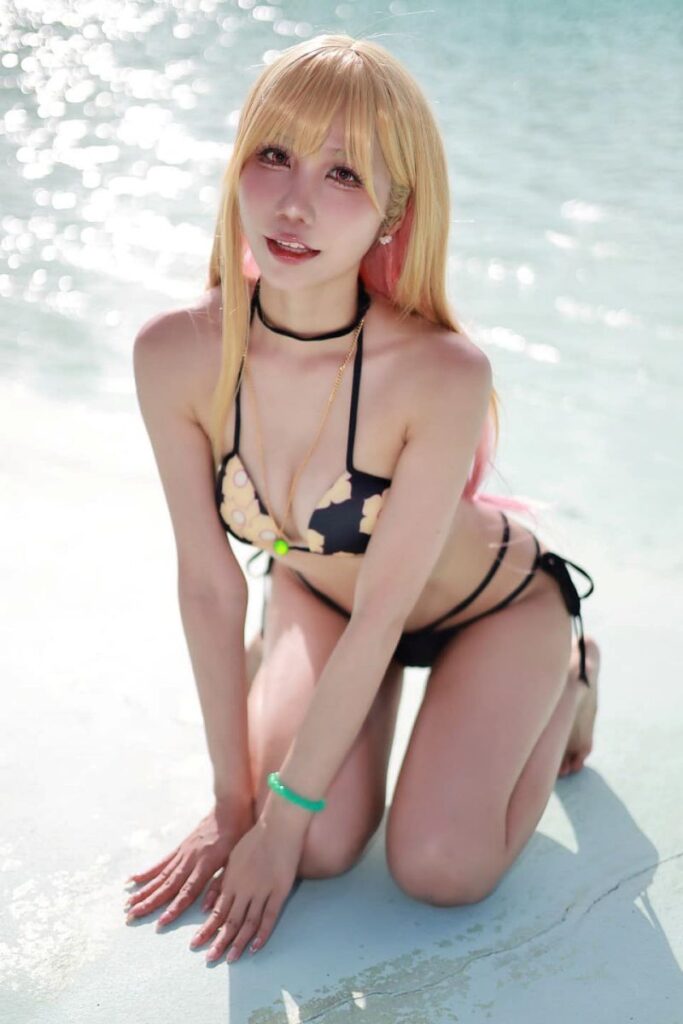 คอสเพลย์ Marin จาก My Dress-Up Darling ถ่ายแบบที่สระน้ำ 8 Marin My Dress-Up Darling Cosplay by Wawwa