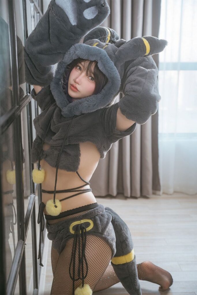 Umbreon Pokémon Cosplay by rakukoo