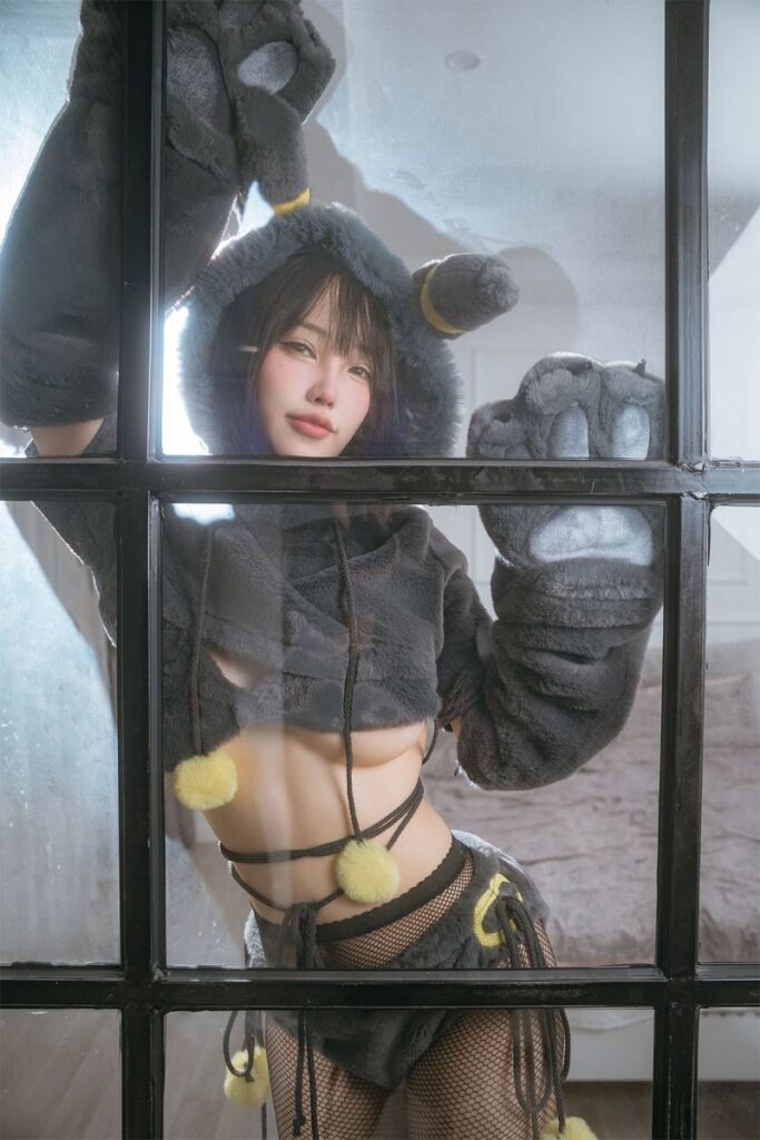 Umbreon Pokémon Cosplay by rakukoo