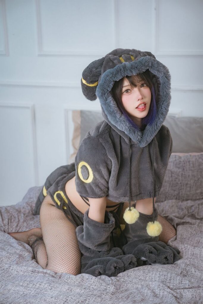 Umbreon Pokémon Cosplay by rakukoo