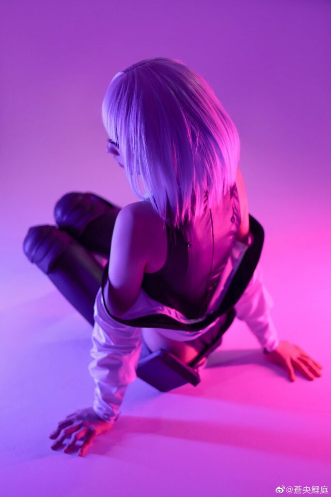 สาวจีนแปลงโฉมเป็น Lucy จาก Cyberpunk: Edgerunners 4 สาวจีนแปลงโฉมเป็น Lucy จาก Cyberpunk: Edgerunners