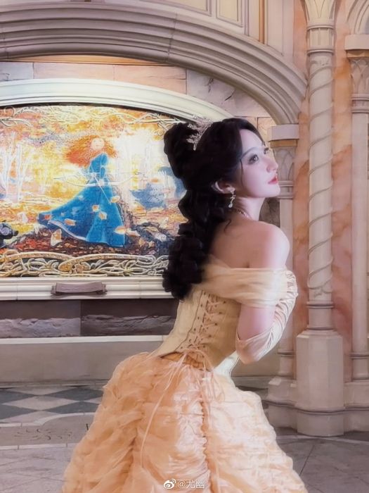 สาวจีนแปลงโฉมเป็นเจ้าหญิง Belle จาก Beauty and the Beast ได้น่ารักทะลุจอ