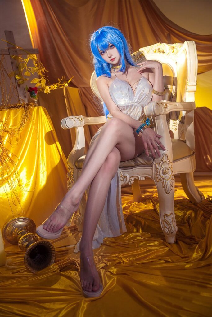 คอสเพลย์ Helena จาก NIKKE ในชุดอวดสัดส่วนแบบไม่มีกั๊ก 3 Helena NIKKE Cosplay by Seya