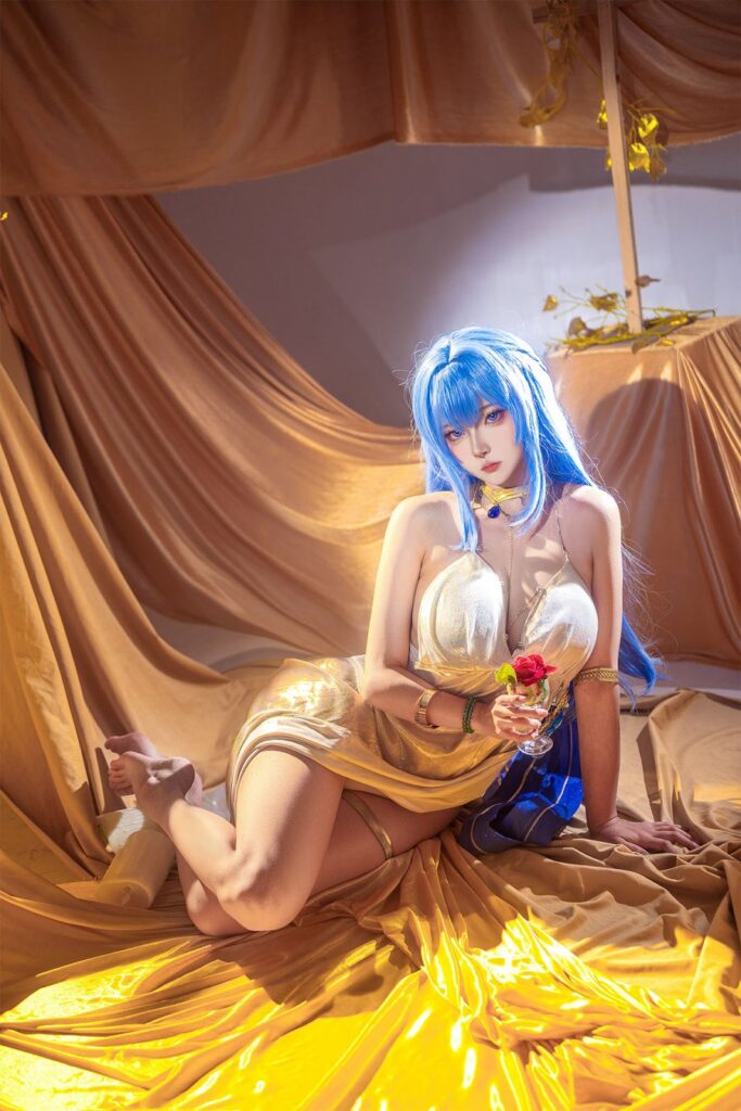 คอสเพลย์ Helena จาก NIKKE ในชุดอวดสัดส่วนแบบไม่มีกั๊ก 7 Helena NIKKE Cosplay by Seya
