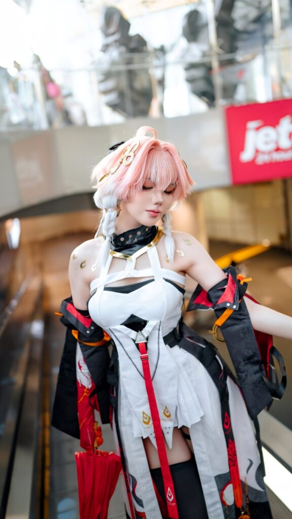 คุณอาริแปลงโฉมเป็น Changli จาก Wuthering Waves 2 Changli Wuthering Waves Cosplay by Ahri