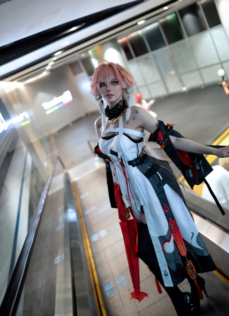 คุณอาริแปลงโฉมเป็น Changli จาก Wuthering Waves 4 Changli Wuthering Waves Cosplay by Ahri