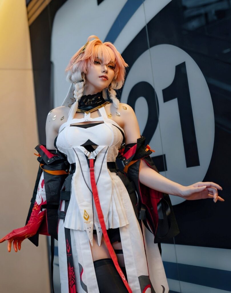 คุณอาริแปลงโฉมเป็น Changli จาก Wuthering Waves 8 Changli Wuthering Waves Cosplay by Ahri