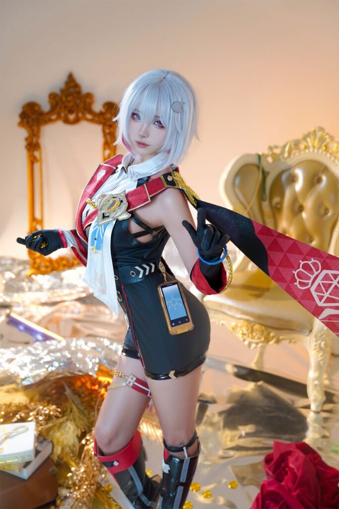 คอสเพลย์ Topaz จาก Honkai: Star Rail ในมาดสุดเท่ 10 Topaz Honkai: Star Rail Cosplay by Seya
