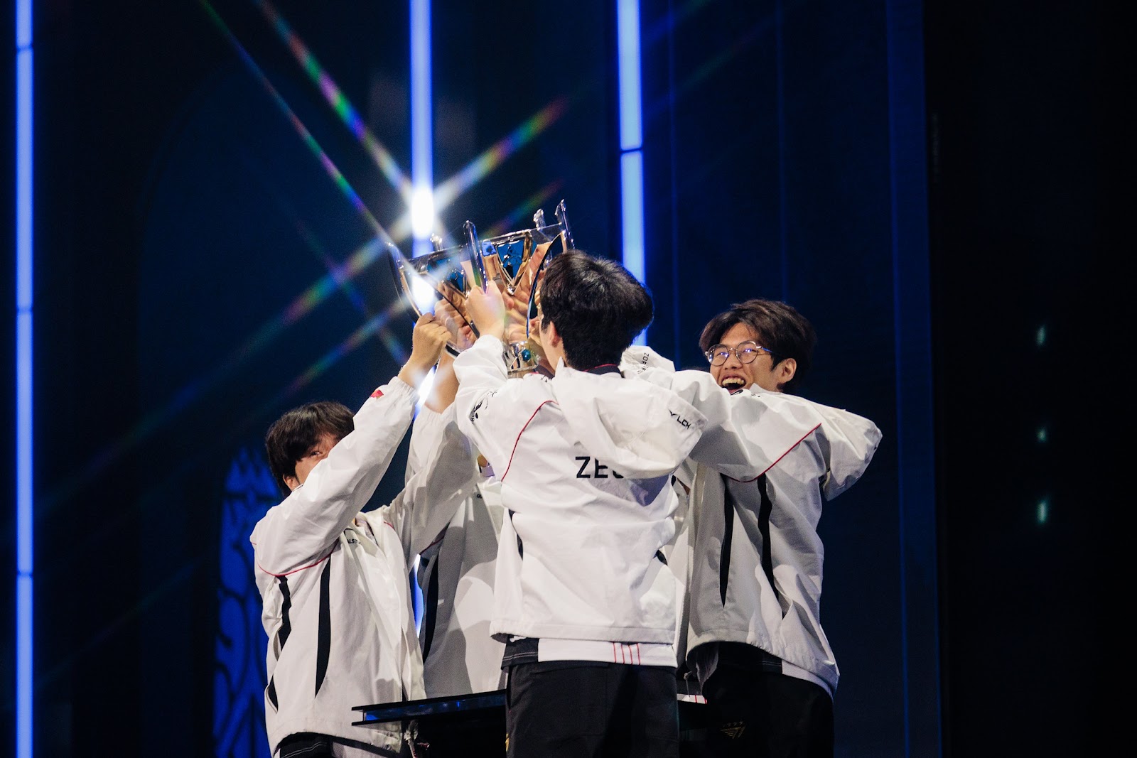 คอ League ไทยหัวใจจะวาย! ‘Worlds 2024’ T1 คว้าชัยสมัย 5 3 คอ League ไทยหัวใจจะวาย! ‘Worlds 2024’ T1 คว้าชัยสมัย 5