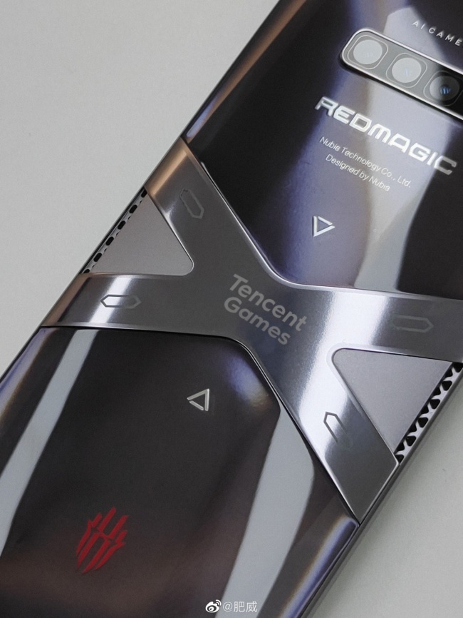 เผยภาพหลุด Red Magic 6 ว่าที่เกมมิ่งโฟนรุ่นใหม่ 2 เผยภาพหลุด Red Magic 6 ว่าที่เกมมิ่งโฟนรุ่นใหม่