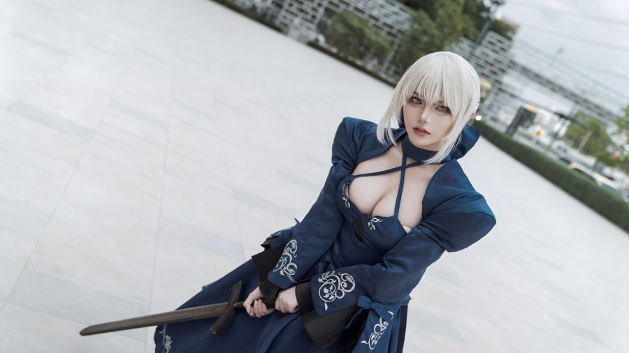 คอสเพลย์ Saber จาก Fate/Grand Order ในชุด Alter สุดขาว 11 Saber FateGrand Order Cosplay by Ahri