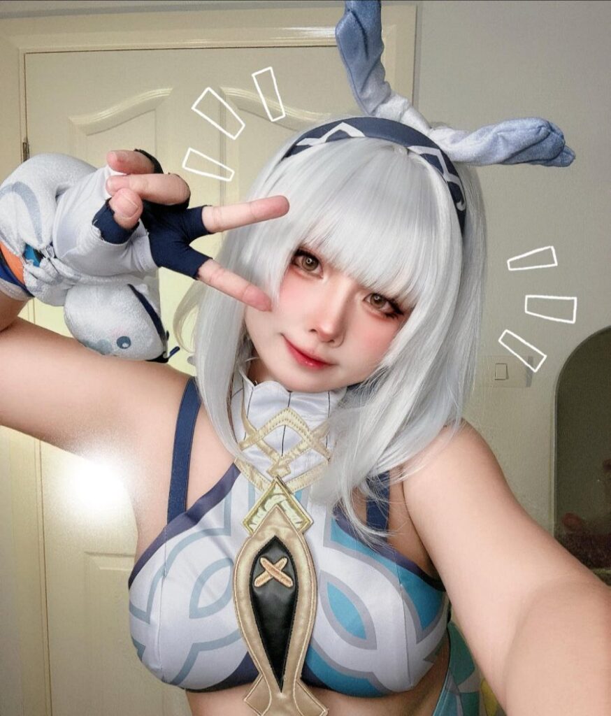 คุณวีนัสแปลงโฉมเป็น Mualani จาก Genshin Impact 4 Mualani Genshin Impact Cosplay by Venus