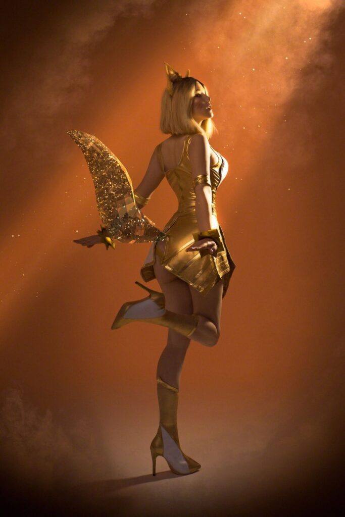 สาวตะวันตกมาโชว์ผลงานคอสเพลย์ Ahri จาก League of Legends 7 Ahri League of Legends Cosplay by Lada Lyumos