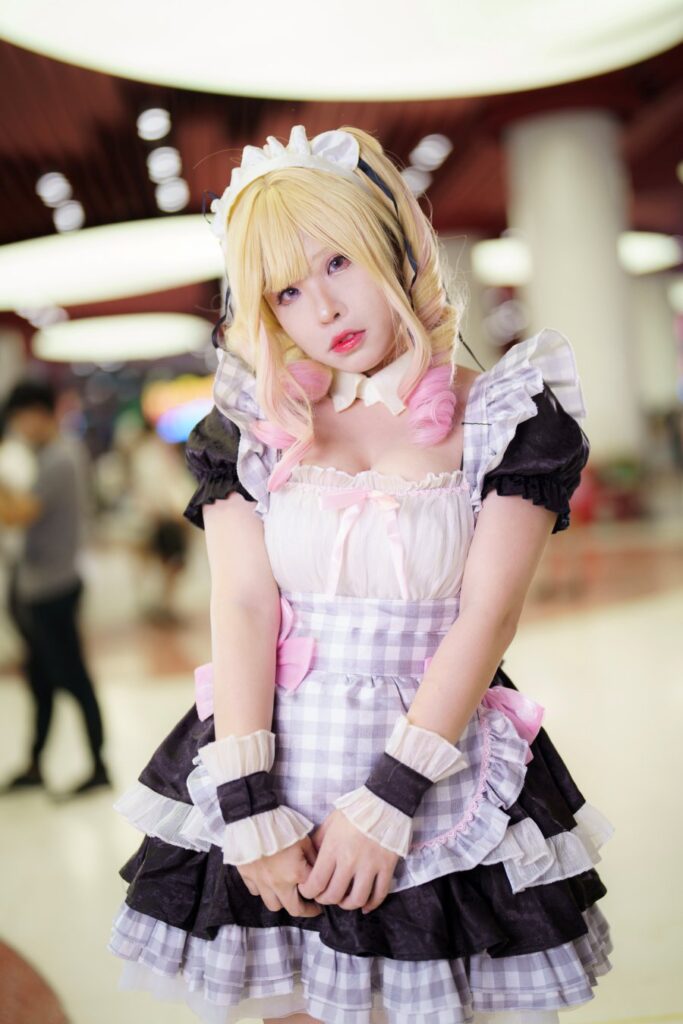 คอสเพลย์ Marin จาก My Dress-Up Darling ในชุดเมดน้อยกลอยใจ 3 Marin My Dress-Up Darling Cosplay by