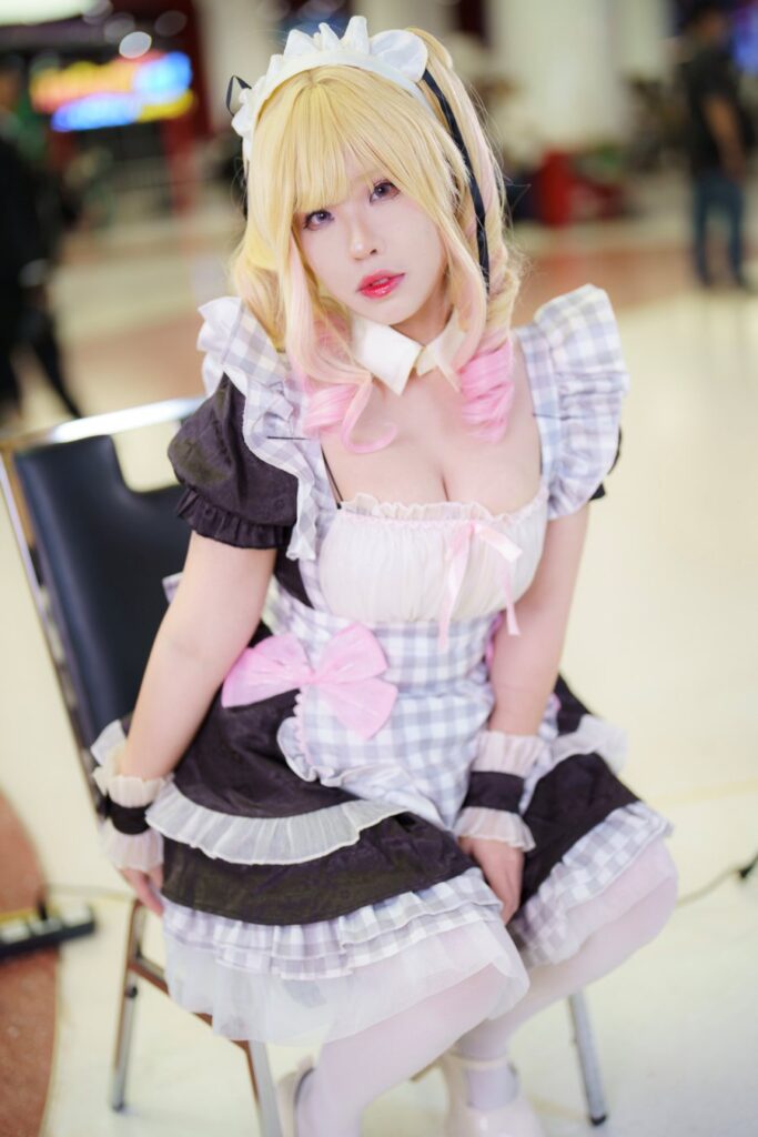 คอสเพลย์ Marin จาก My Dress-Up Darling ในชุดเมดน้อยกลอยใจ 5 Marin My Dress-Up Darling Cosplay by