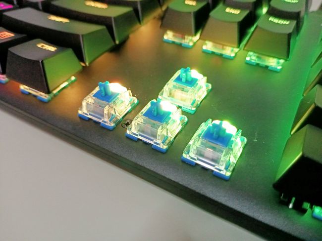 [รีวิว] HyperX Alloy Origins คีย์บอร์ดเกมมิ่ง Blue Switch พร้อมไฟ RGB สุดหลากหลาย
