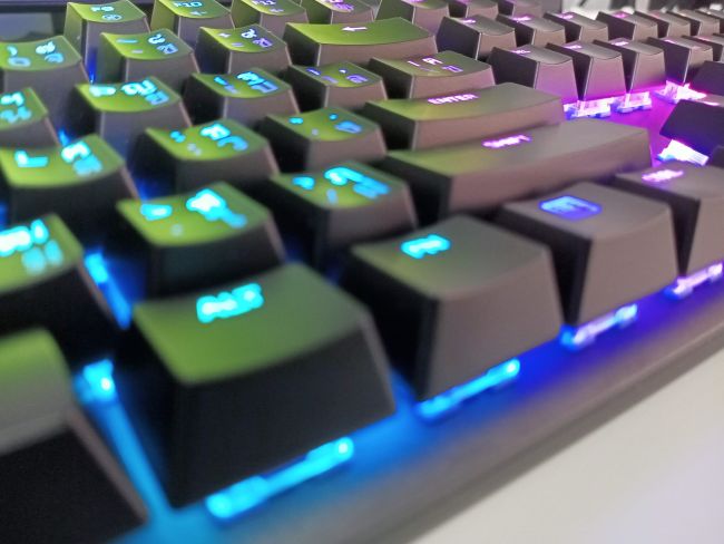 [รีวิว] HyperX Alloy Origins คีย์บอร์ดเกมมิ่ง Blue Switch พร้อมไฟ RGB สุดหลากหลาย