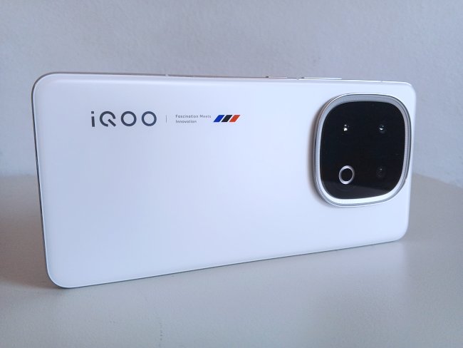 tig-iqoo-13-review