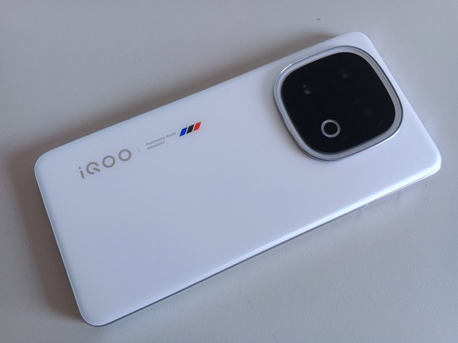 tig-iqoo-13-review
