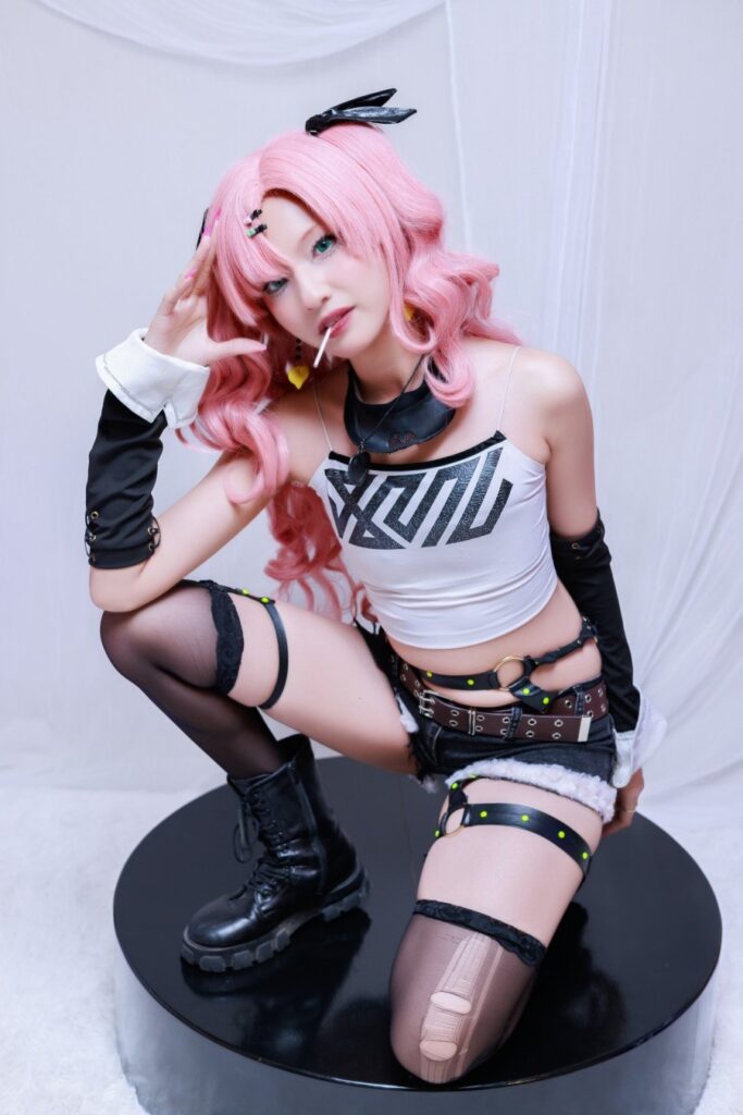 คุณสารินโชว์คอสเพลย์ Nicole จาก Zenless Zone Zero 15 Nicole Zenless Zone Zero Cosplay by Sarin