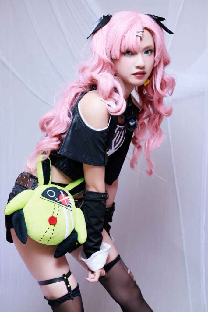 คุณสารินโชว์คอสเพลย์ Nicole จาก Zenless Zone Zero 5 Nicole Zenless Zone Zero Cosplay by Sarin
