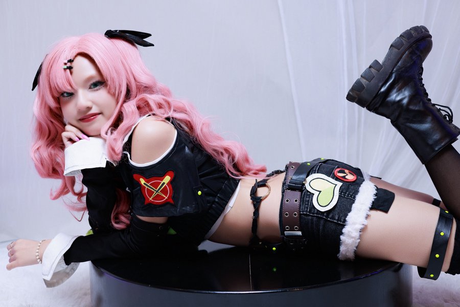 คุณสารินโชว์คอสเพลย์ Nicole จาก Zenless Zone Zero 9 Nicole Zenless Zone Zero Cosplay by Sarin