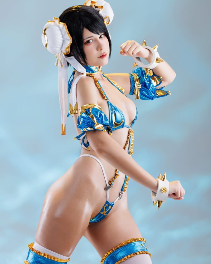 Chun-li and Cammy Street Fighter Cosplay by Jean Wanwan and Sharkparty