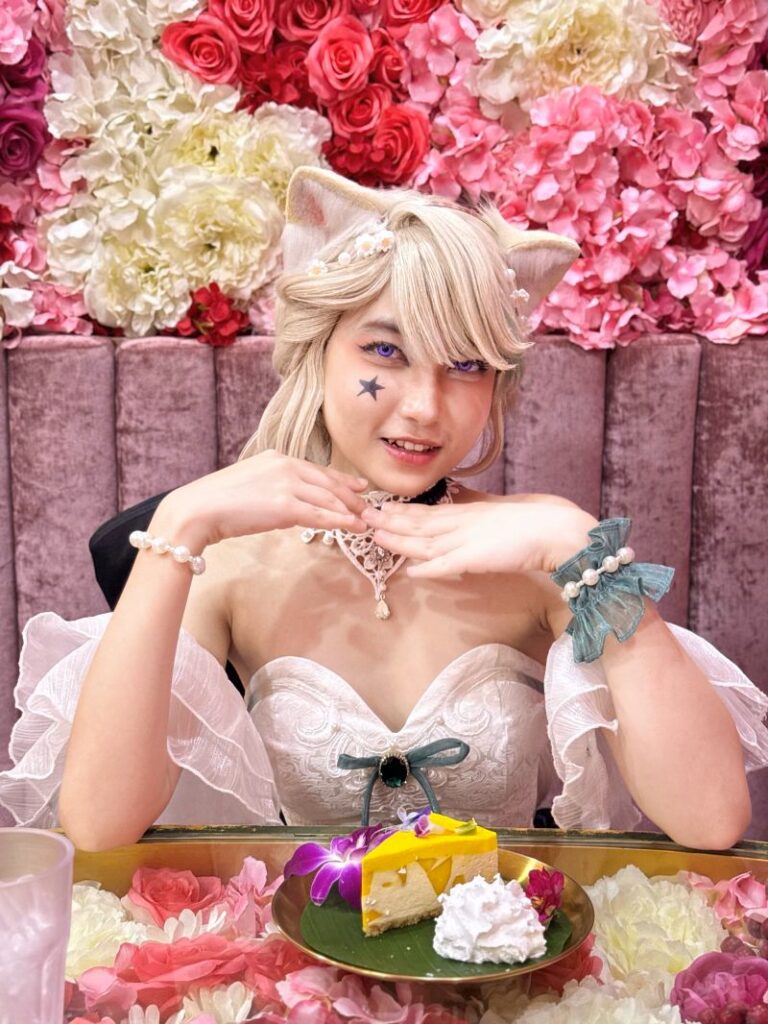 คอสเพลย์ Lynette จาก Genshin Impact จากสาวน้อยอายุ 15 10 Lynette Genshin Impact Cosplay by Tonyok