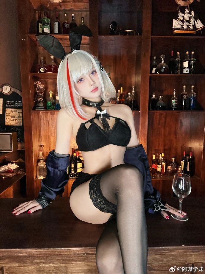 สาวจีนแปลงโฉมเป็น Duisburg จากเกม Azur Lane ได้เซ็กซี่เกินต้าน 10 Duisburg Azur Lane Cosplay by A Xuan