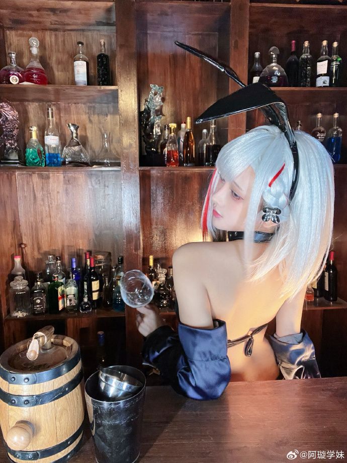 สาวจีนแปลงโฉมเป็น Duisburg จากเกม Azur Lane ได้เซ็กซี่เกินต้าน 12 Duisburg Azur Lane Cosplay by A Xuan
