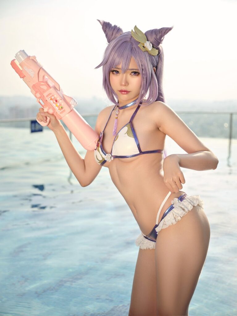 คอสเพลย์ Keqing จาก Genshin Impact ในลุคบิกินี่ผิวแทน 2 Keqing Genshin Impact Cosplay by ZinieQ