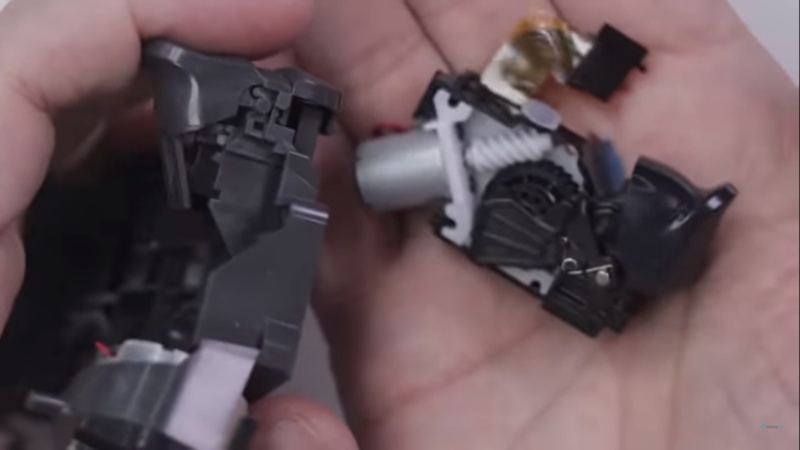 เผยหลักการทำงานของ Adaptive Triggers ภายใน DualSense