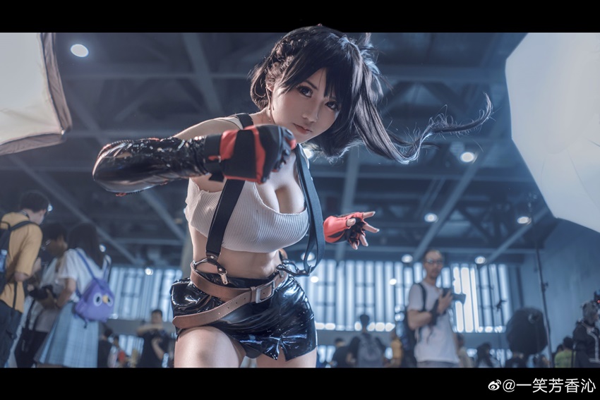 ดีต่อใจ! สาวจีนแต่งคอสเพลย์เป็น Tifa จาก Final Fantasy VII Remake 5 ดีต่อใจ! สาวจีนแต่งคอสเพลย์เป็น Tifa จาก Final Fantasy VII Remake