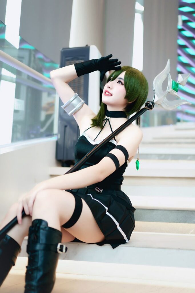 คุณซีแปลงโฉมเป็น Ubel จาก Frieren: Beyond Journey's End ได้ทั้งเท่และน่ารัก 2 Ubel Frieren Beyond Journeys End Cosplay by Cee