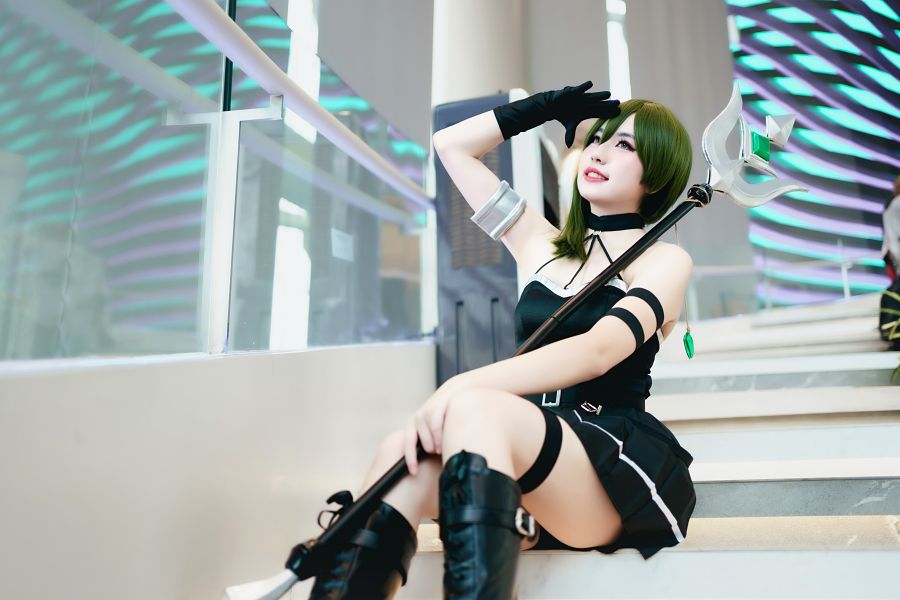 คุณซีแปลงโฉมเป็น Ubel จาก Frieren: Beyond Journey's End ได้ทั้งเท่และน่ารัก 4 Ubel Frieren Beyond Journeys End Cosplay by Cee