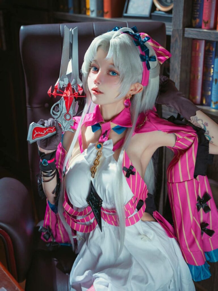 Carlotta Wuthering Waves Cosplay by Le Josette