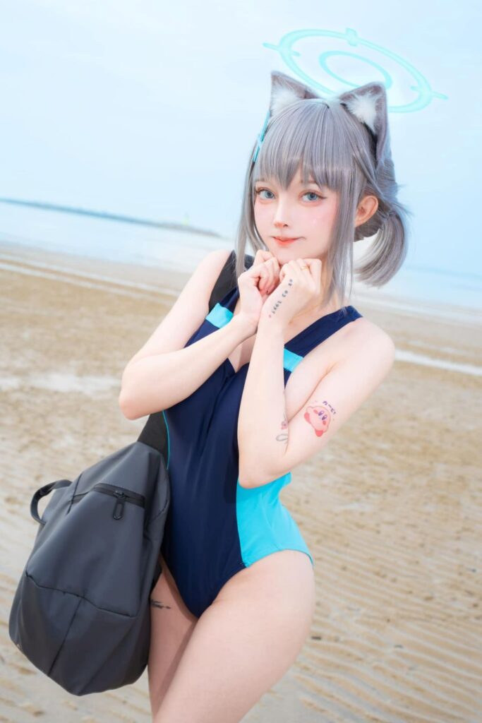 สาวสุดคิ้วท์โชว์ผลงานคอสเพลย์ Shiroko จาก Blue Archive 2 Shiroko Blue Archive Cosplay by Le Josette