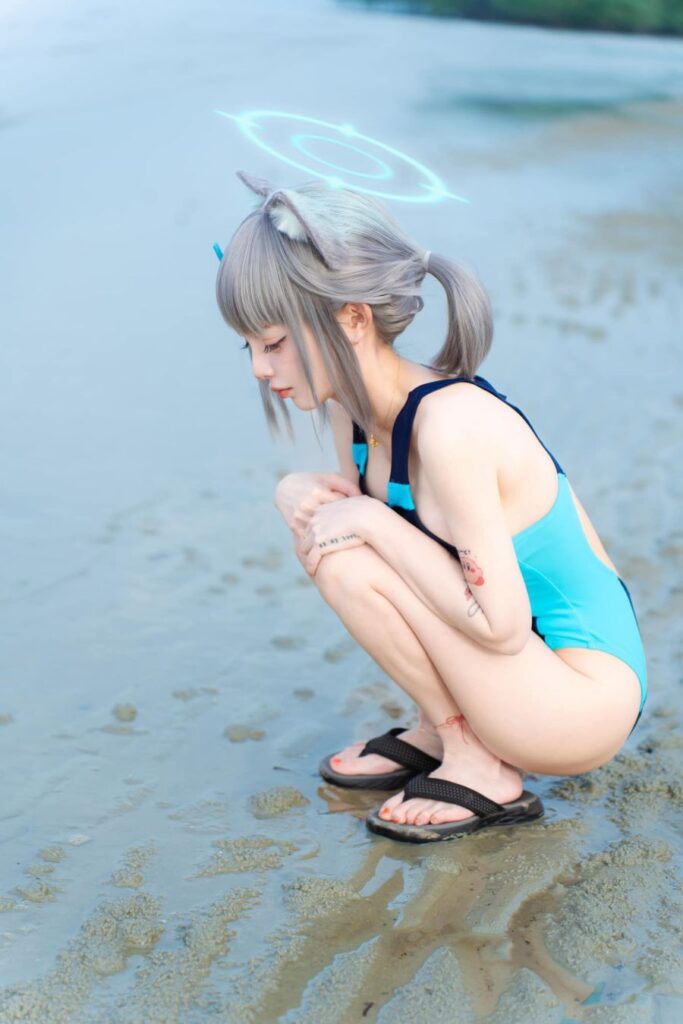 สาวสุดคิ้วท์โชว์ผลงานคอสเพลย์ Shiroko จาก Blue Archive 4 Shiroko Blue Archive Cosplay by Le Josette