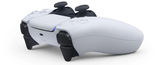 DualSense แบตเตอรี่อึดขึ้นเมื่อเทียบกับ DualShock 4 2 DualSense แบตเตอรี่อึดขึ้นเมื่อเทียบกับ DualShock 4